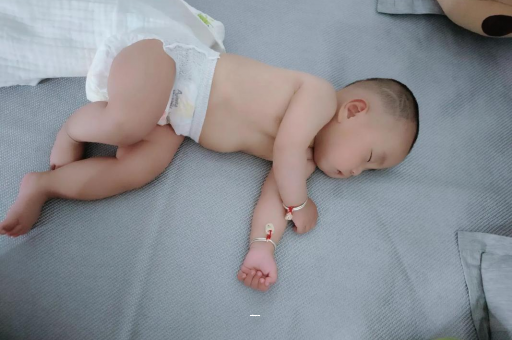 扶余宝宝总是摇头怎么回事